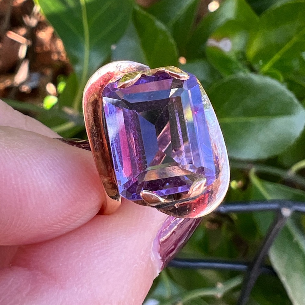 VINTAGE 14K ROSE GOLD RECTANGULAR CUT AMETHYST RING UNUSUAL DESIGN HALLMARKED